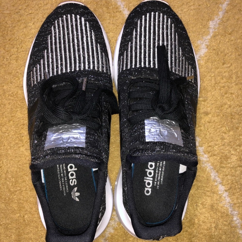 Adidis shoes, Size: US 9